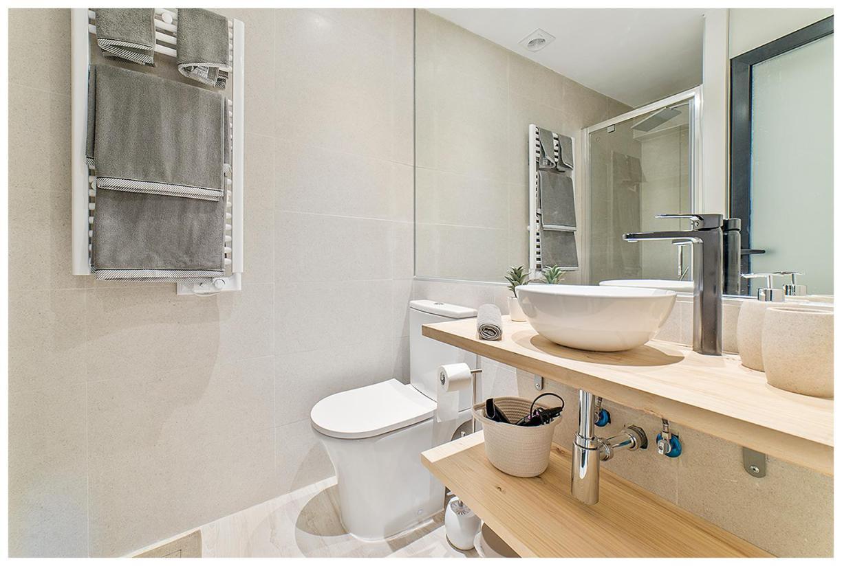 Apartamentos Madrid Rio ภายนอก รูปภาพ
